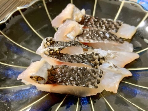 お酒がすすむ、ぐれ昆布締めの湯引き